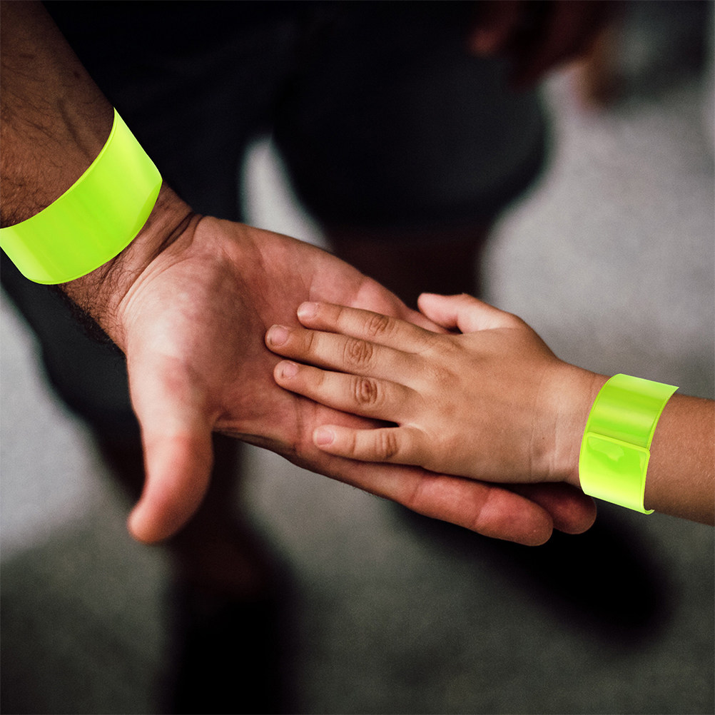 12Pcs Reflective Slap Bracelet - مراجعة Running Gear Night وسعره